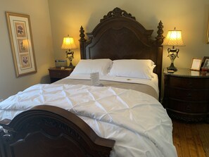 Suite Prestigio, 1 cama Queen size, balcón (Brock Suite) | Camas con pillow-top, decoración personalizada y muebles diferentes 