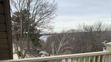 Signature Loft, 1 Queen Bed, Jetted Tub | Balcony view