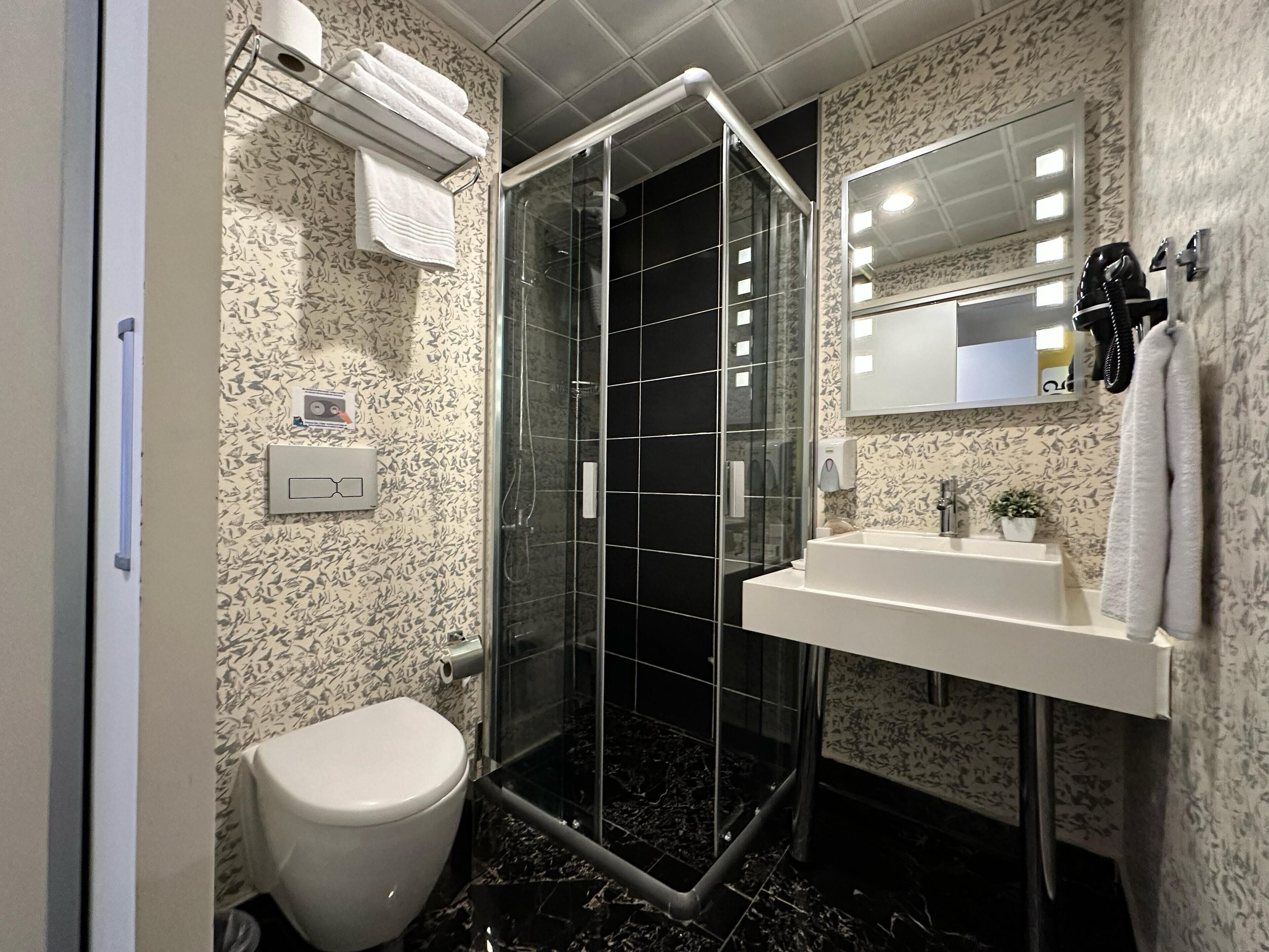 shower, rainfall showerhead, free toiletries, hair dryer