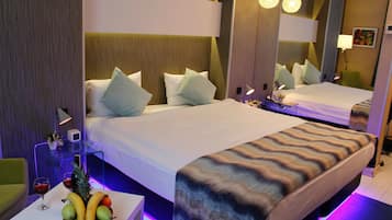 Hochwertige Bettwaren, Minibar (mit einigen kostenlosen Artikeln)