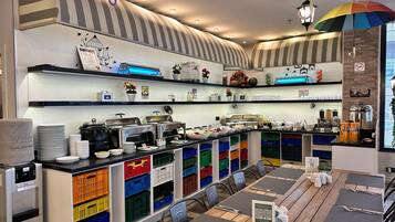 Dagelijks ontbijtbuffet (EUR 10 per persoon)