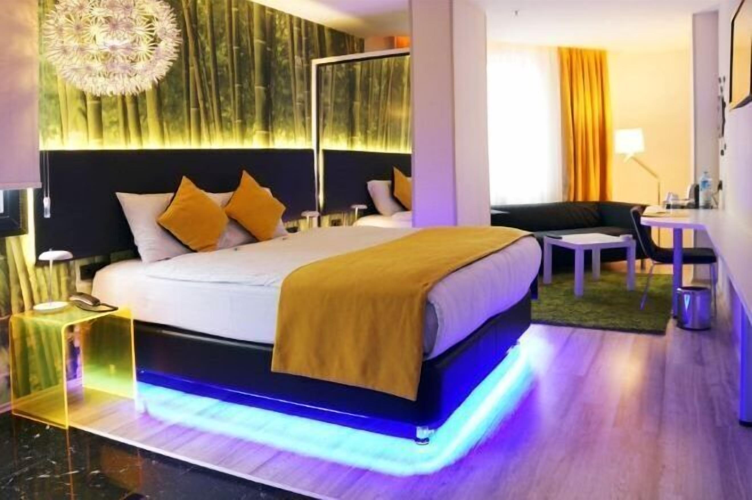 Minibar, in-room safe, desk, laptop workspace