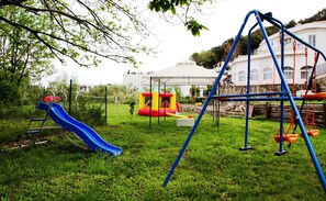Children’s play area – outdoor