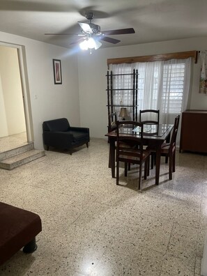 Leilighet, 2 soverom | Spisestue