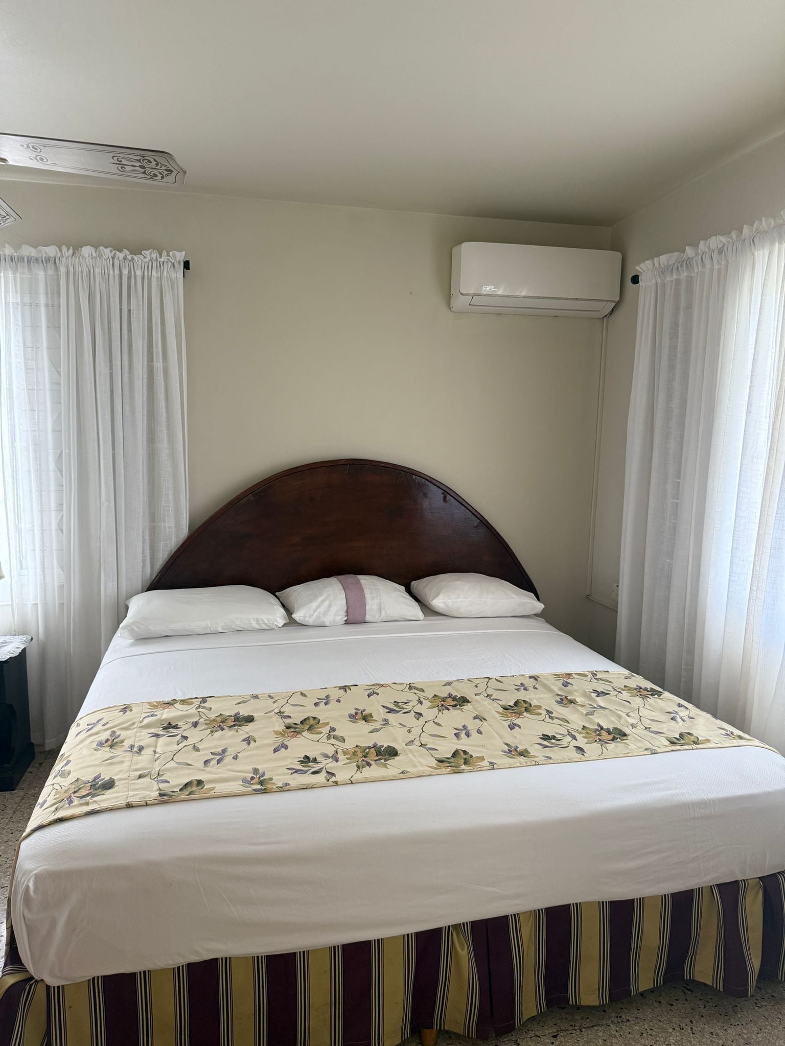 Suite ejecutiva | Decoración personalizada y muebles diferentes 