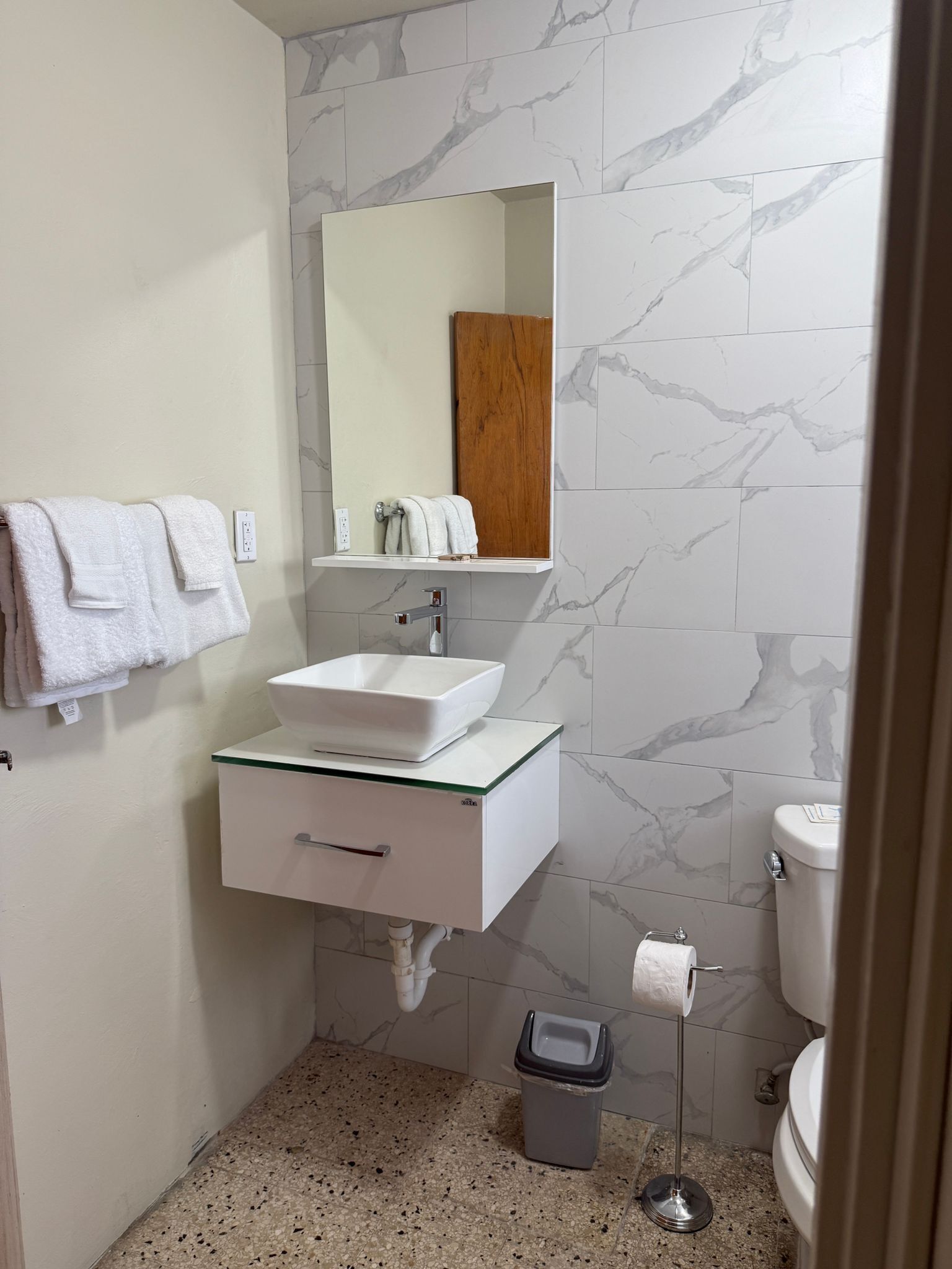 公寓, 2 間臥室 | 浴室 | 花灑/浴缸組合、雨淋花灑、免費梳洗用品、提供毛巾