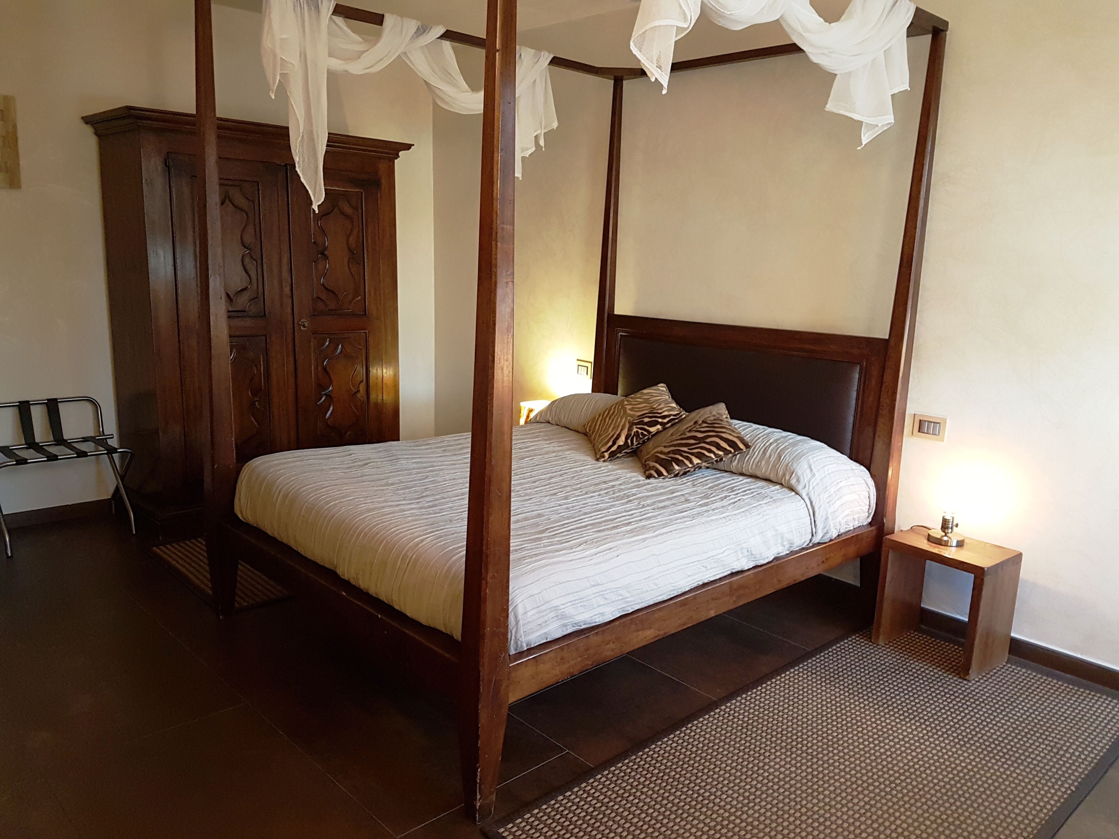 Premium bedding, minibar, in-room safe, individually furnished