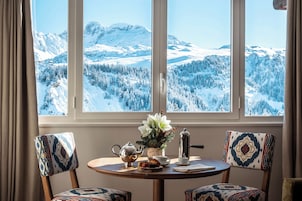 Televisión de pantalla plana, películas con cargo