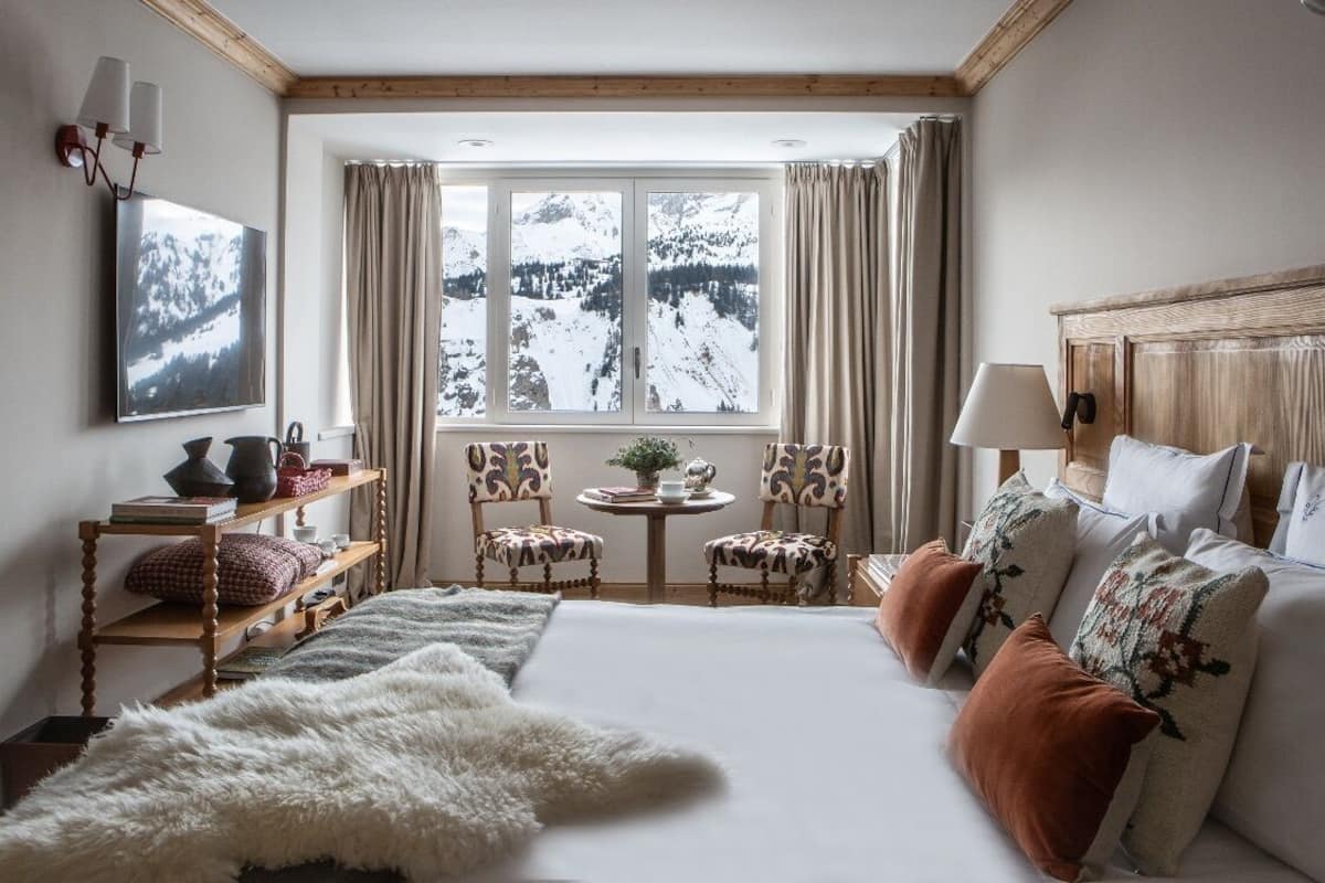Deluxe Suite | 2 bedrooms, premium bedding, minibar, in-room safe