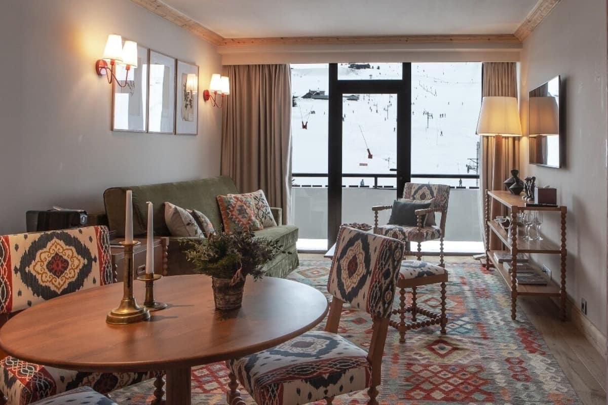 Premium Suite, Mountain View | 2 bedrooms, premium bedding, minibar, in-room safe