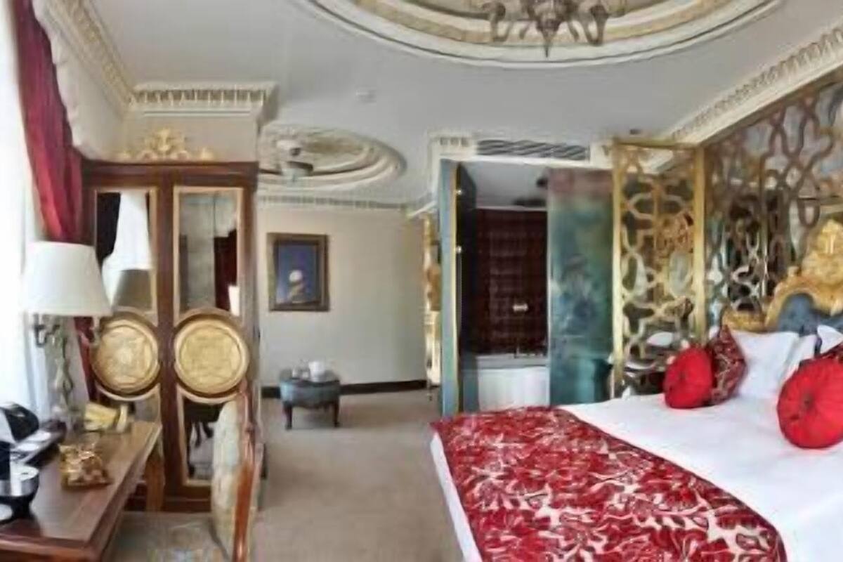 Premium bedding, free minibar, in-room safe, individually decorated