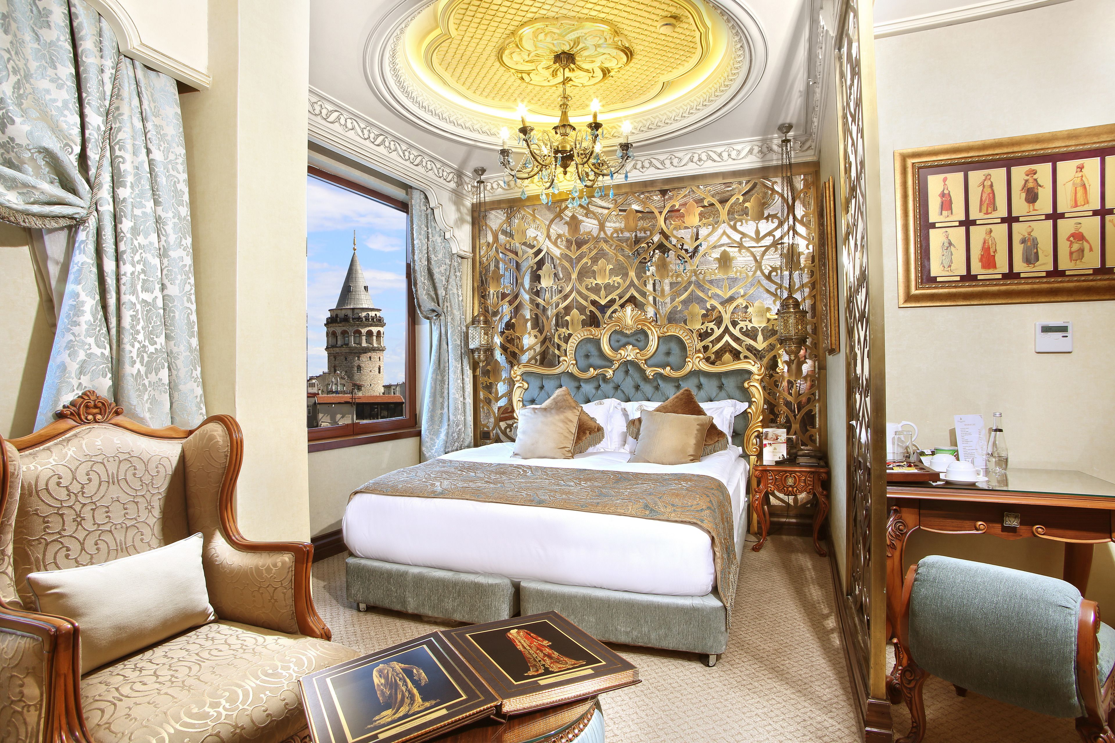 Deluxe Room with Galata Tower View |   高档床上用品、迷你吧（备有免费物品）、客房内保险箱、特色装修