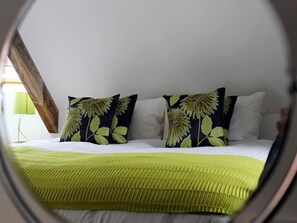 Premier Suite, Ensuite - The Kings Head Hotel (Dereham)