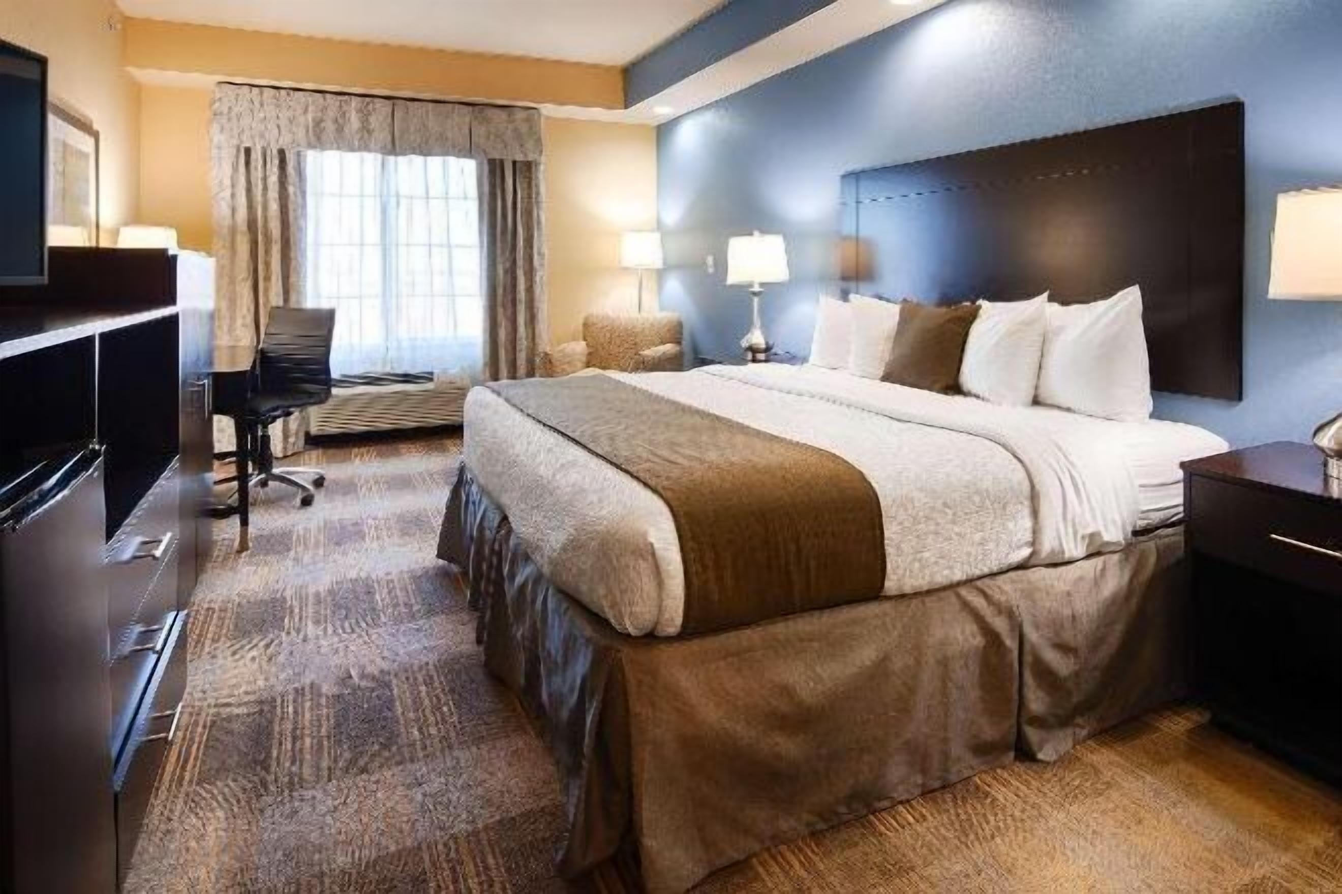 Colchones con pillow-top, escritorio y espacio para trabajar con laptop 