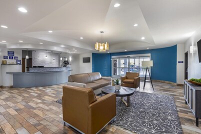Best Western Plus Fort Worth Forest Hill Inn & Suites