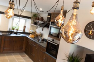 ラグジュアリー ハウス | 専用キッチン | コーヒー / ティーメーカー、電気ポット