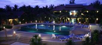 ดีอาร์ ลันตาเบย์ รีสอร์ท