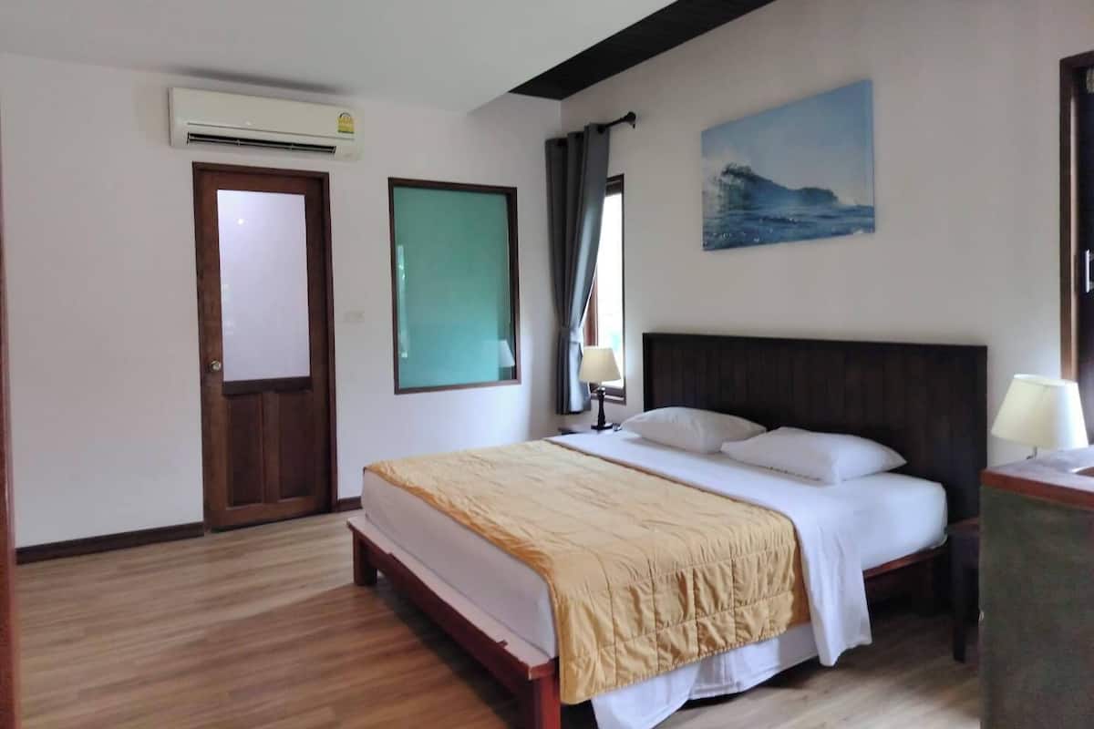 Family Suite Villa | Una cassaforte in camera, tende oscuranti
