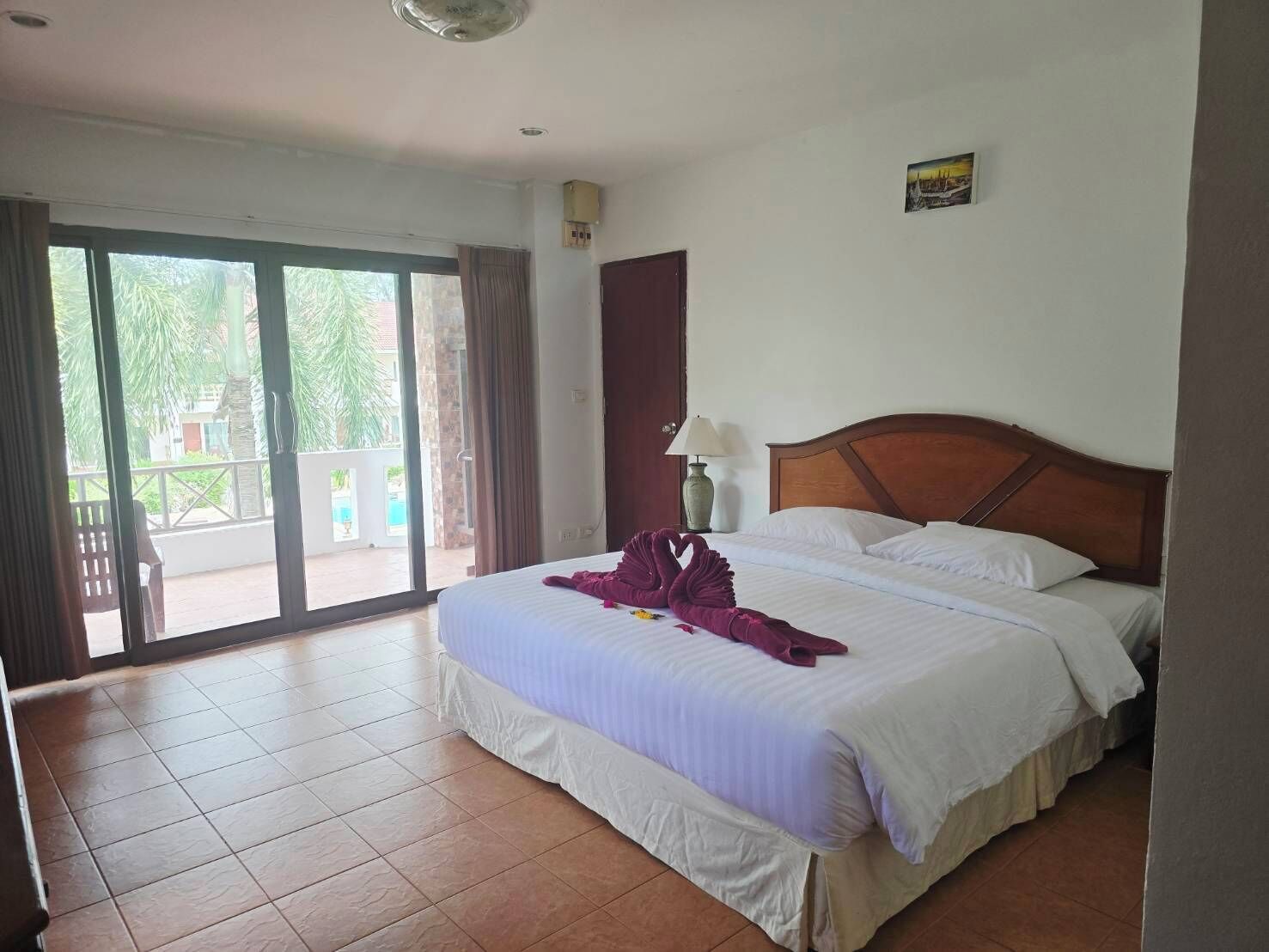 Habitació doble superior, vistes a la piscina | Caixa forta a l'habitació, cortines opaques i llits addicionals 