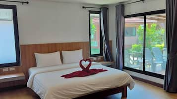 Caja de seguridad en la habitación y cortinas blackout