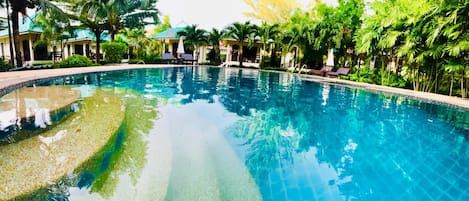 Outdoor pool, sun loungers