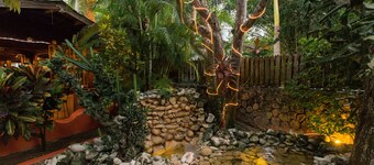 黎明俱樂部餐廳酒吧飯店 