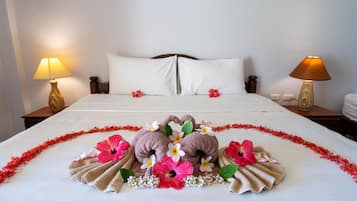 Habitación doble superior, frente a la playa | Caja fuerte, escritorio, cunas gratuitas y wifi gratis
