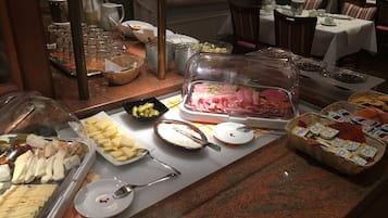 Daily buffet breakfast (EUR 10.00 per person)