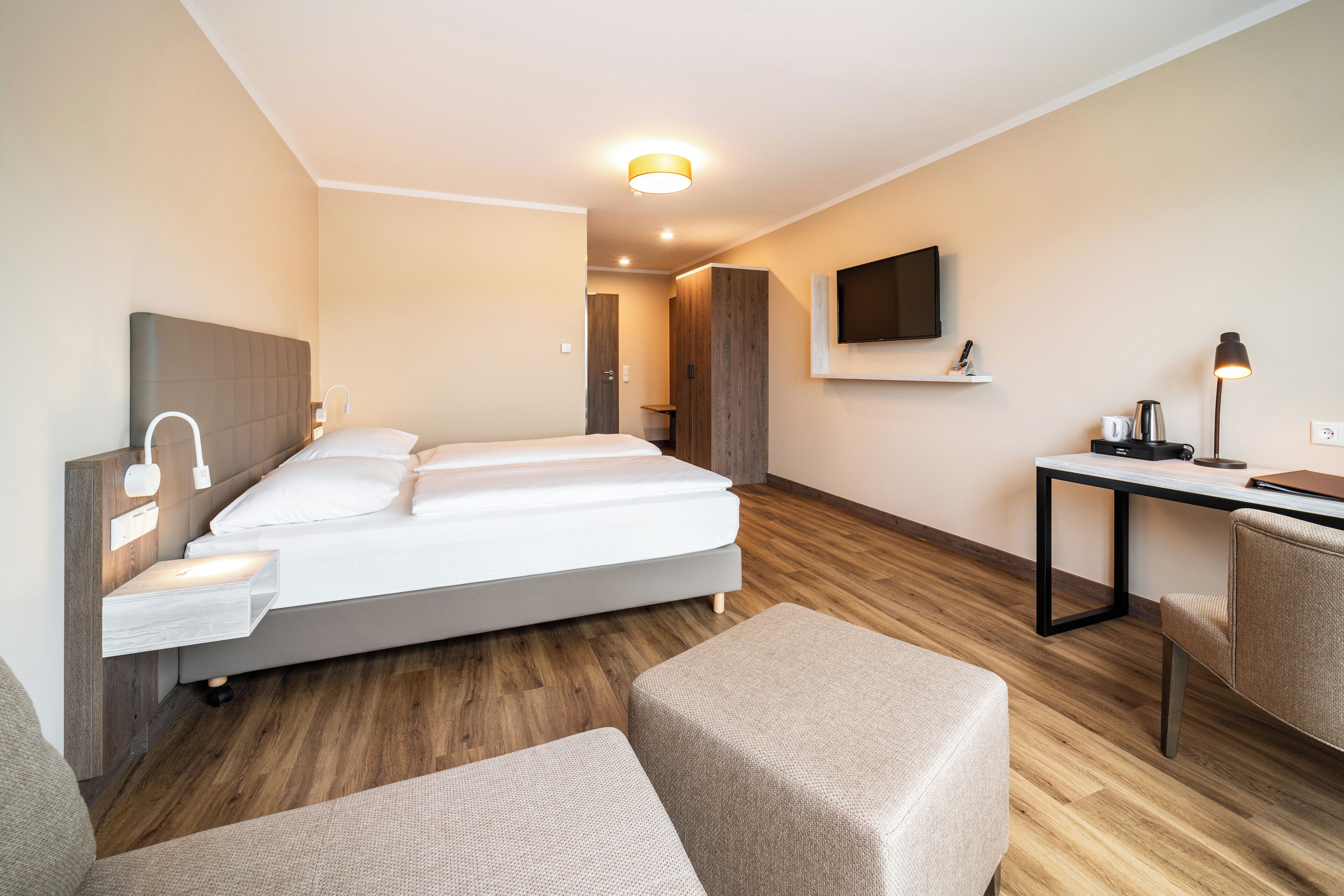 Literie hypoallergénique, minibar, coffres-forts dans les chambres