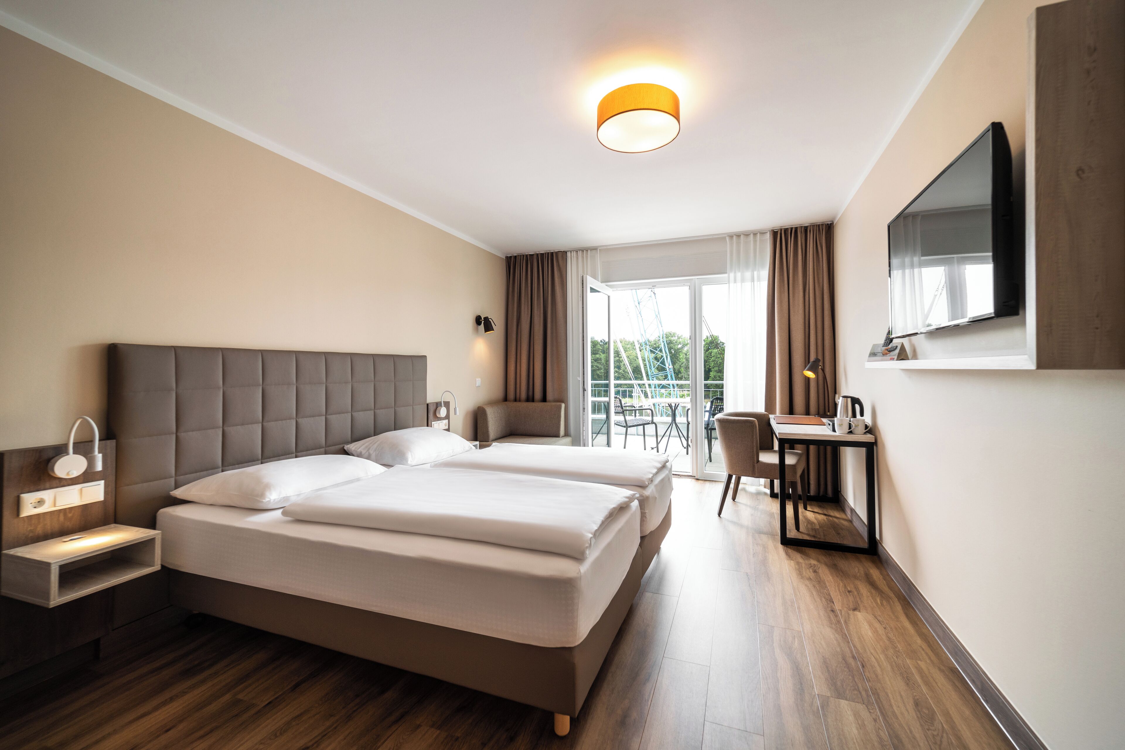 Literie hypoallergénique, minibar, coffres-forts dans les chambres