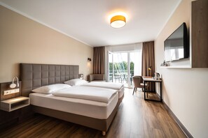 Deluxe Double Room, 1 King Bed, Non Smoking, River View | 1 bedroom, hypo-allergenic bedding, minibar, in-room safe