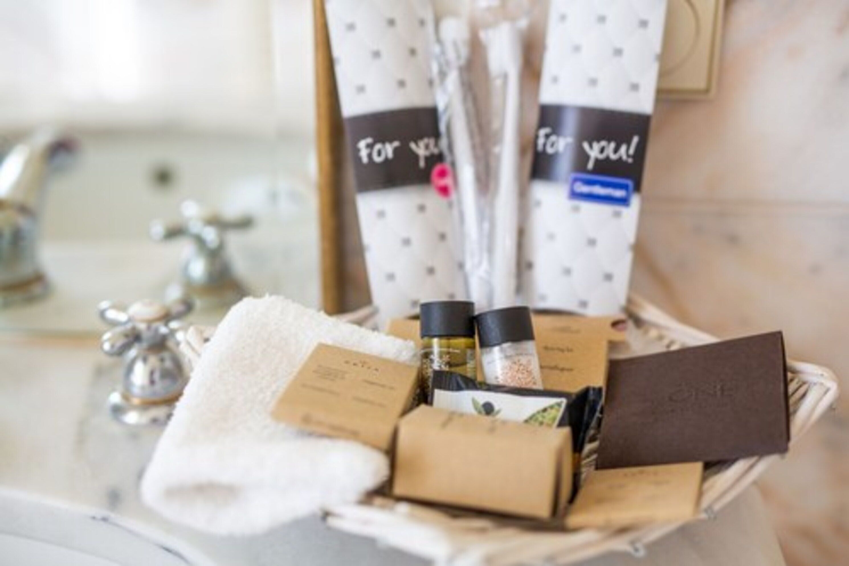 double room single use | bathroom | shower, deep-soaking bathtub, rainfall showerhead, free toiletries