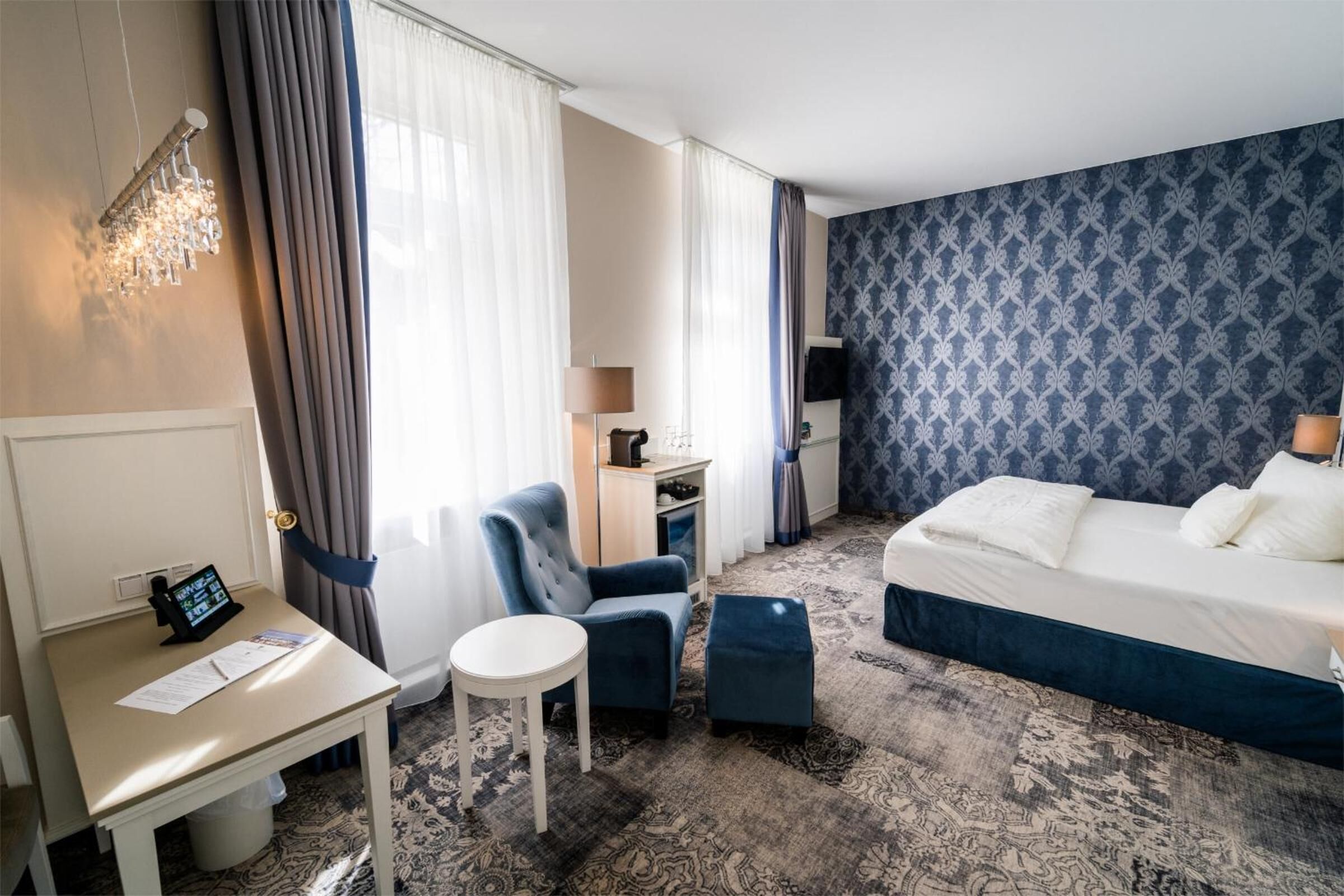 hypo-allergenic bedding, minibar, in-room safe, desk