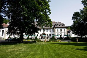 Unclassified image, 2 of 42, button - Schlosshotel Bad Neustadt (Bad Neustadt an der Saale)