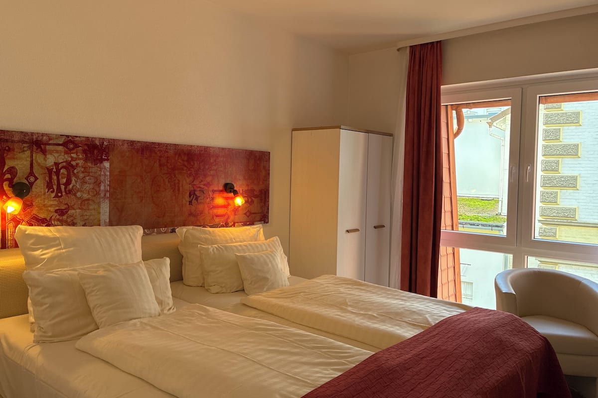 Double Room, 1 Double Bed | Desk, soundproofing, free WiFi, bed sheets