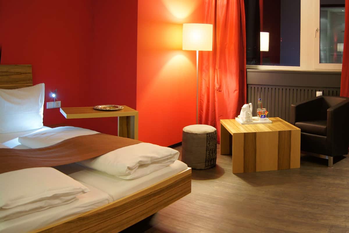 1 bedroom, hypo-allergenic bedding, in-room safe, desk