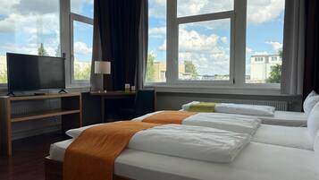 Ofnæmisprófaður sængurfatnaður, öryggishólf í herbergi, skrifborð