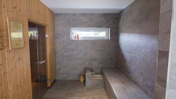 Sauna, massages