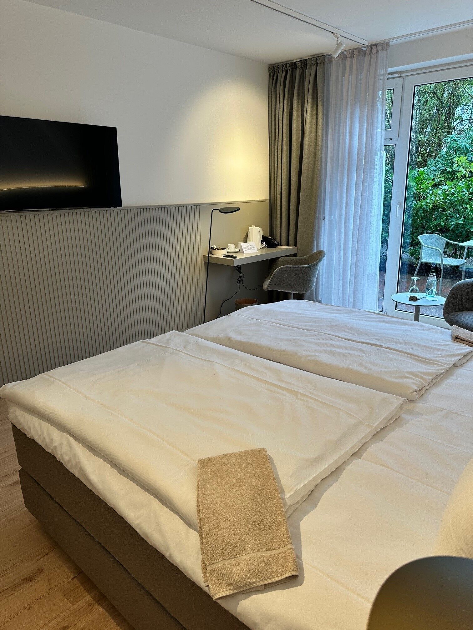 1 bedroom, premium bedding, in-room safe, desk