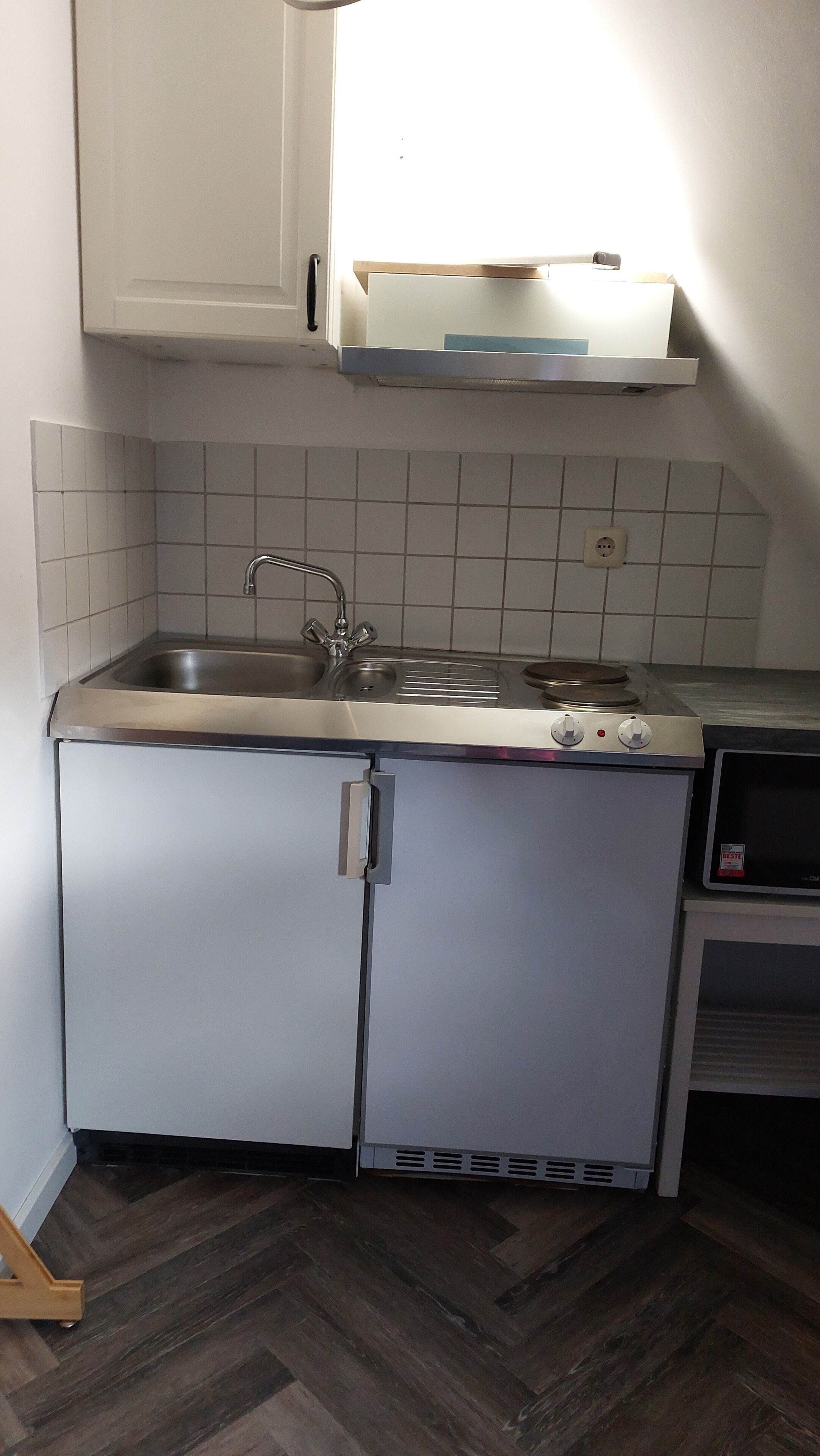 basic double or twin room | private kitchen | high chair