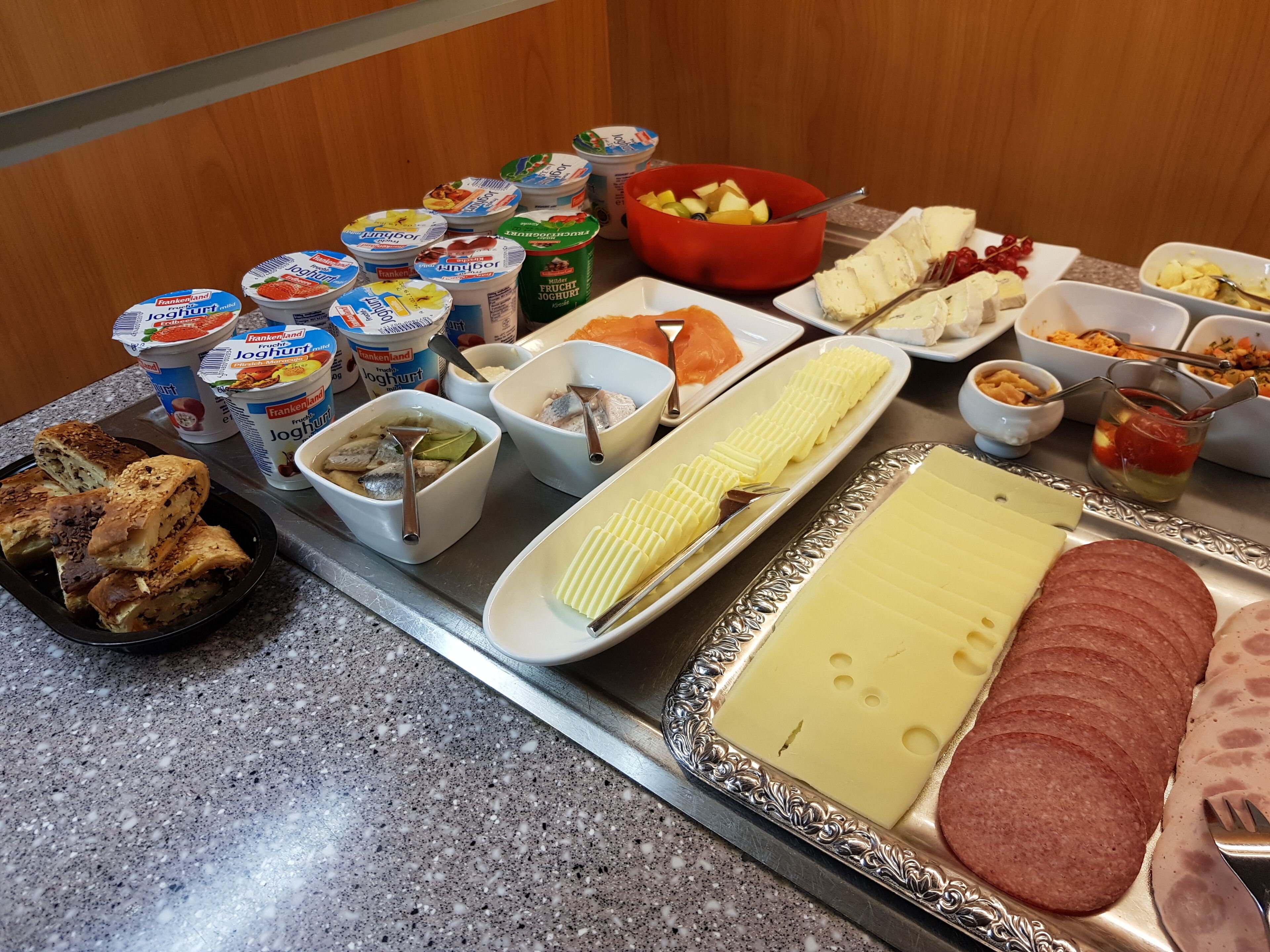 Frühstücksbuffet unter der Woche (15.50 EUR pro Person)