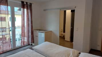 Ropa de cama hipoalergénica, edredones de plumas, escritorio