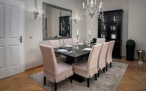 Appartement Deluxe, 3 chambres | Salle à manger