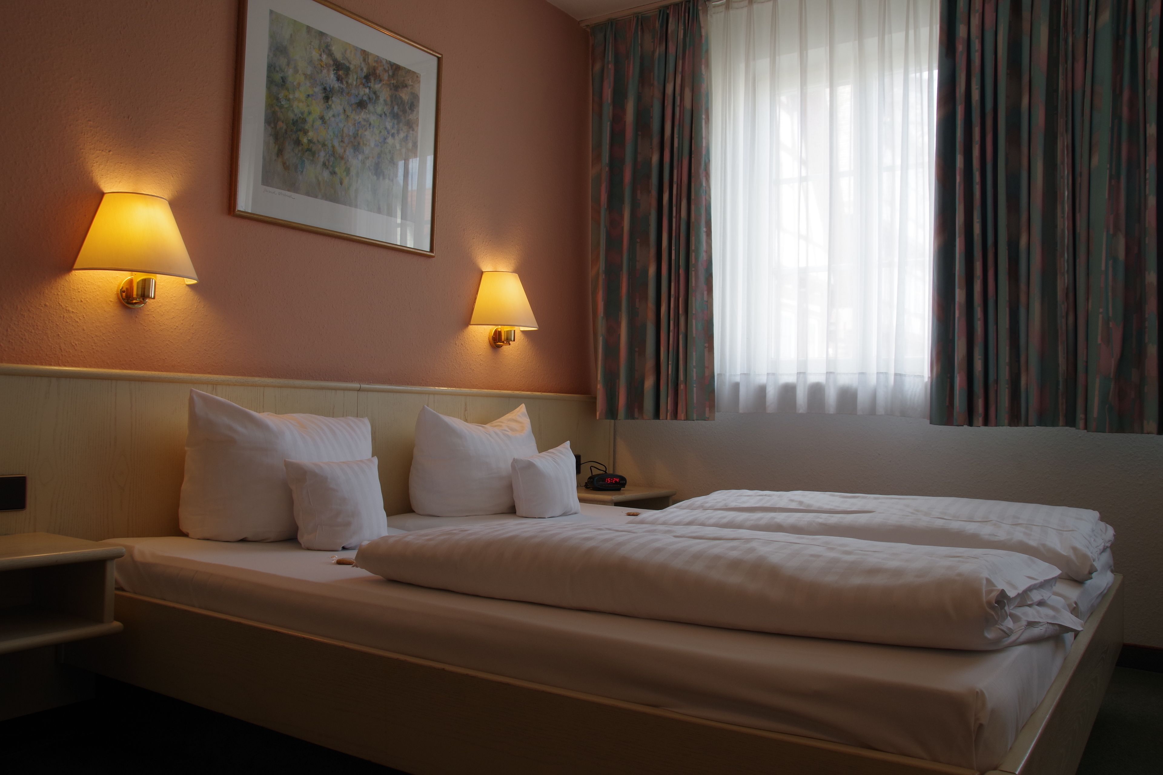 Doppelzimmer | Allergikerbettwaren, Betten mit Memory-Foam-Matratzen, Zimmersafe