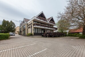 Front of property - Hotel Strohgäu (Korntal-Munchigan)