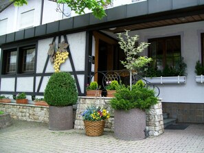 Exterior - Hotel Gasthof Traube (Kernen)