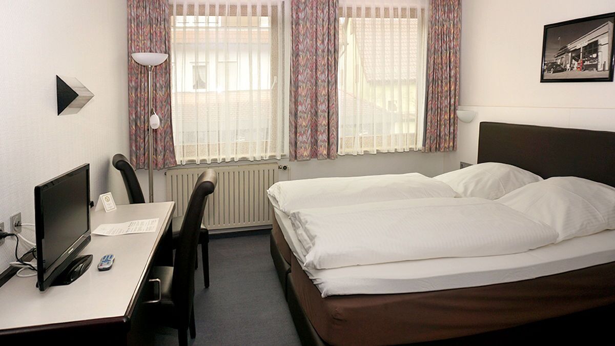 business double room | 1 bedroom, hypo-allergenic bedding, minibar, desk