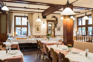 Restaurant - Hotel Zum Specht (Hoesbach)