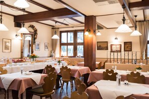 Restaurant - Hotel Zum Specht (Hoesbach)
