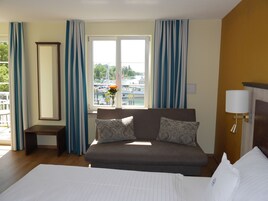 In-room safe, desk, blackout drapes, soundproofing